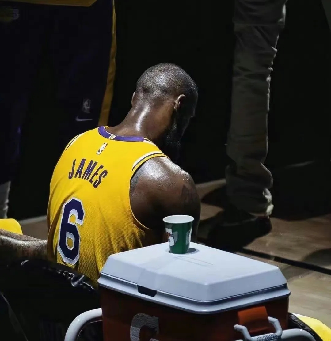  Rookie连续十二场比赛得分超过比分优势明显，掘金挑战极限！九游游戏盒下载